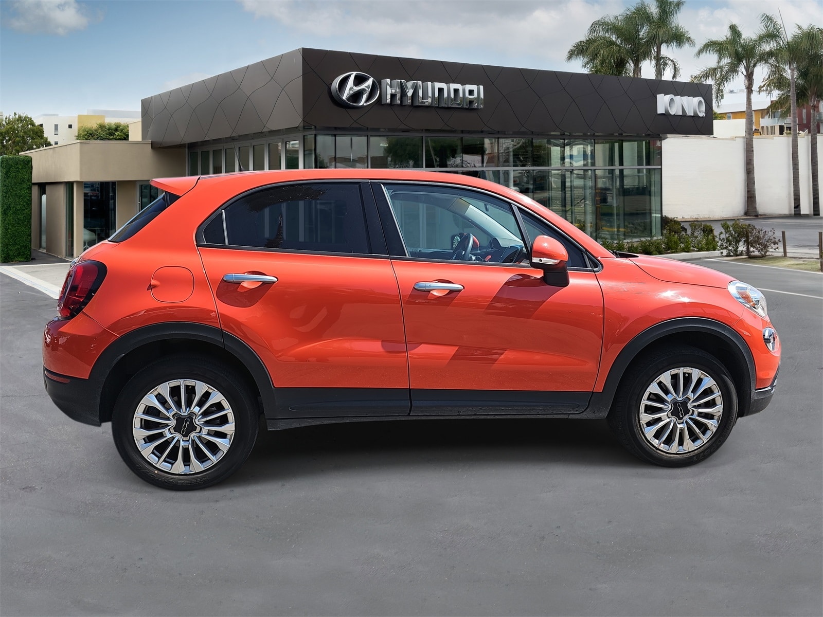 Used 2019 FIAT 500X Trekking with VIN ZFBNFYB12KP775924 for sale in Santa Monica, CA