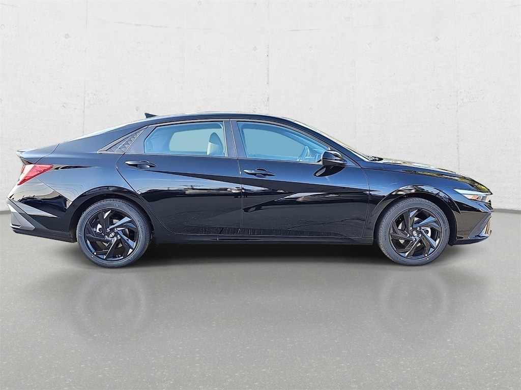 New 2026 Hyundai Elantra SEL Sport Sedan