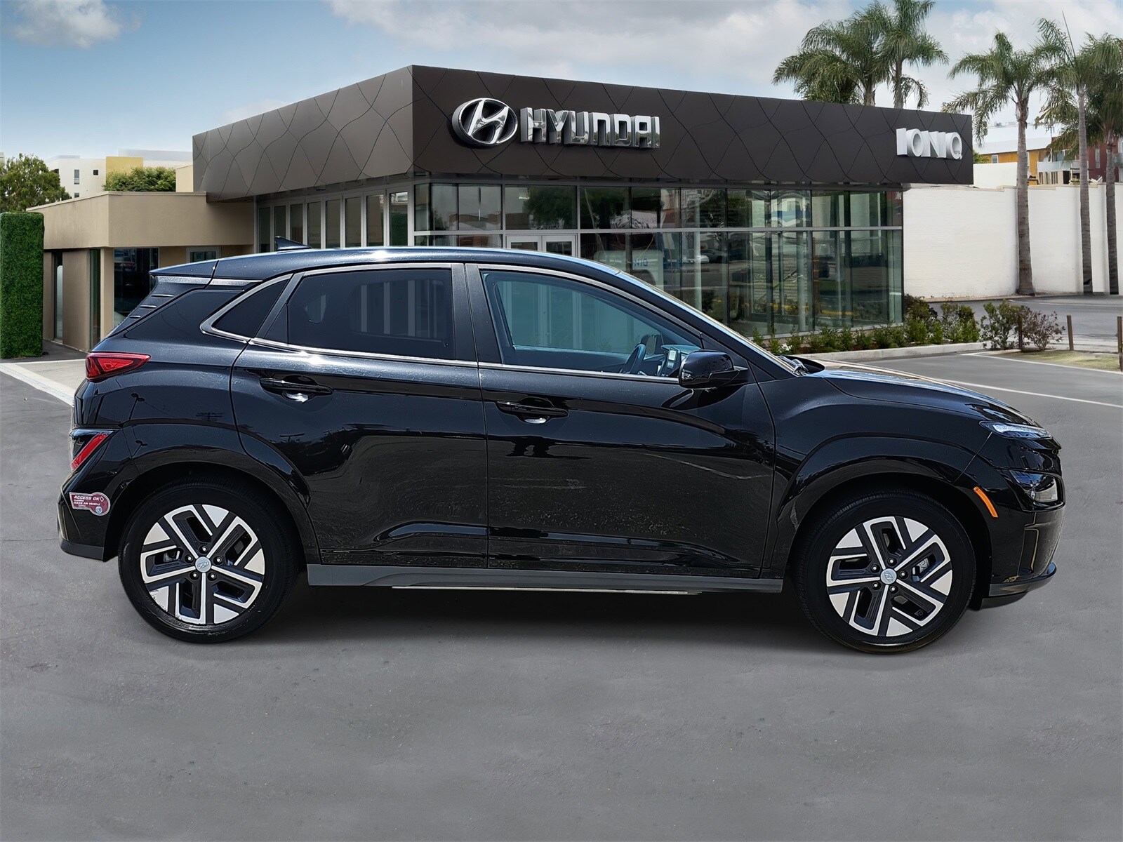 2023 Hyundai Kona Electric SE photo 2
