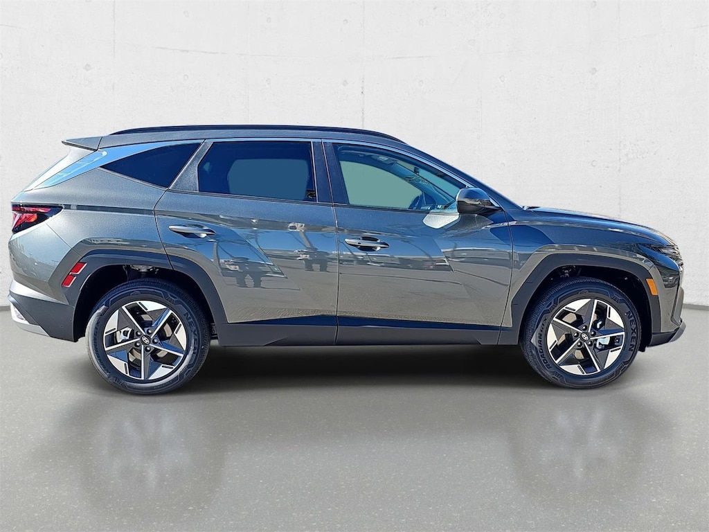 New 2026 Hyundai Tucson Hybrid SEL SUV