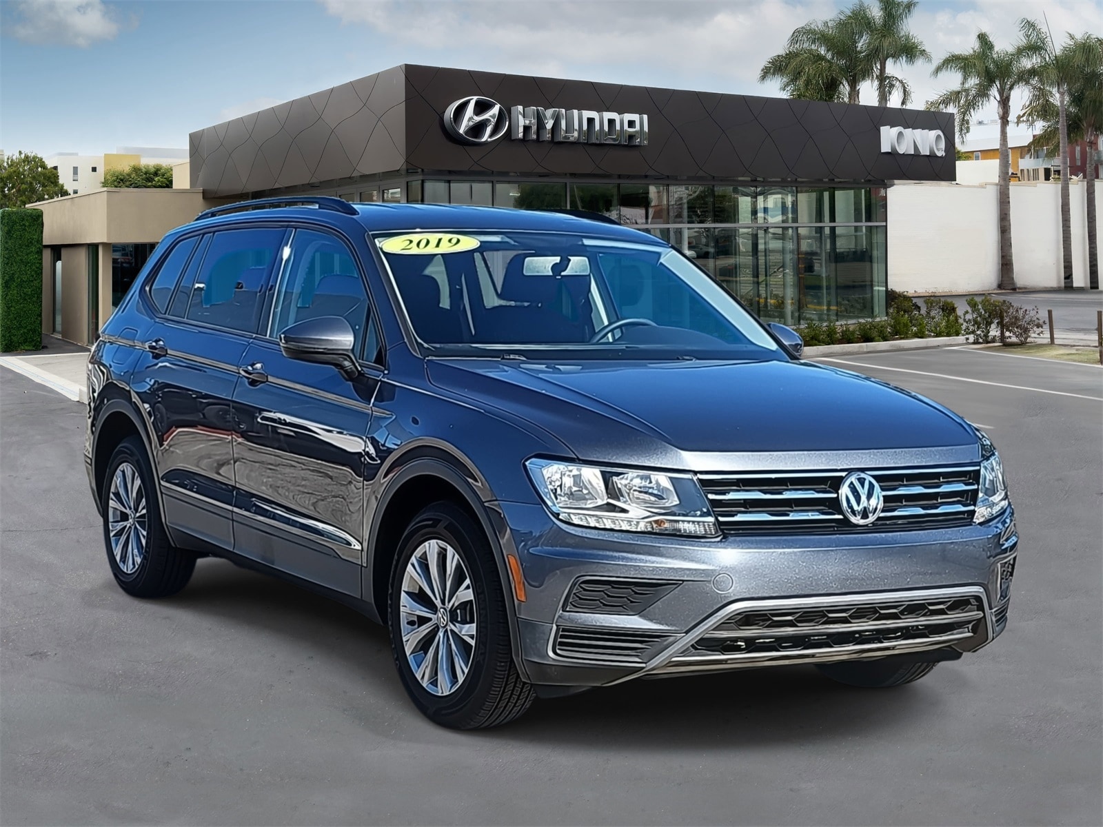 2019 Volkswagen Tiguan S's photo
