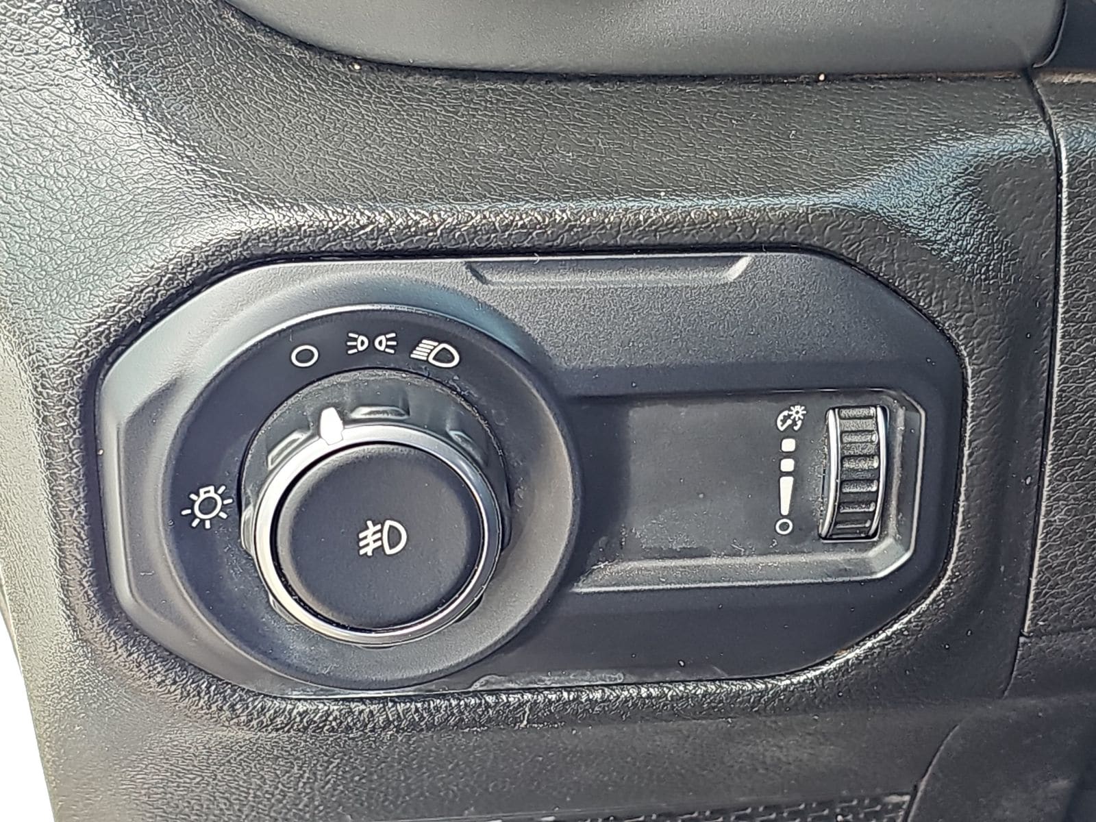 2023 Jeep Wrangler 4-Door Sport - Photo 30
