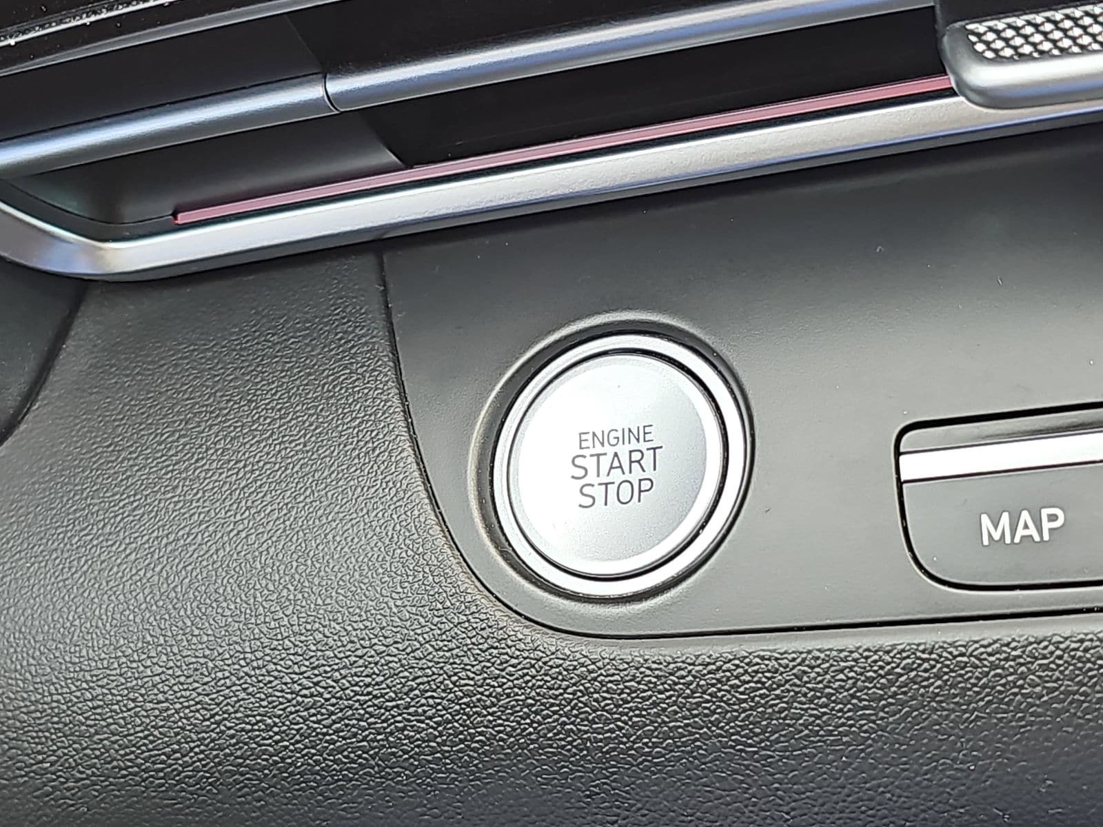 2022 Hyundai Elantra Limited - Photo 29