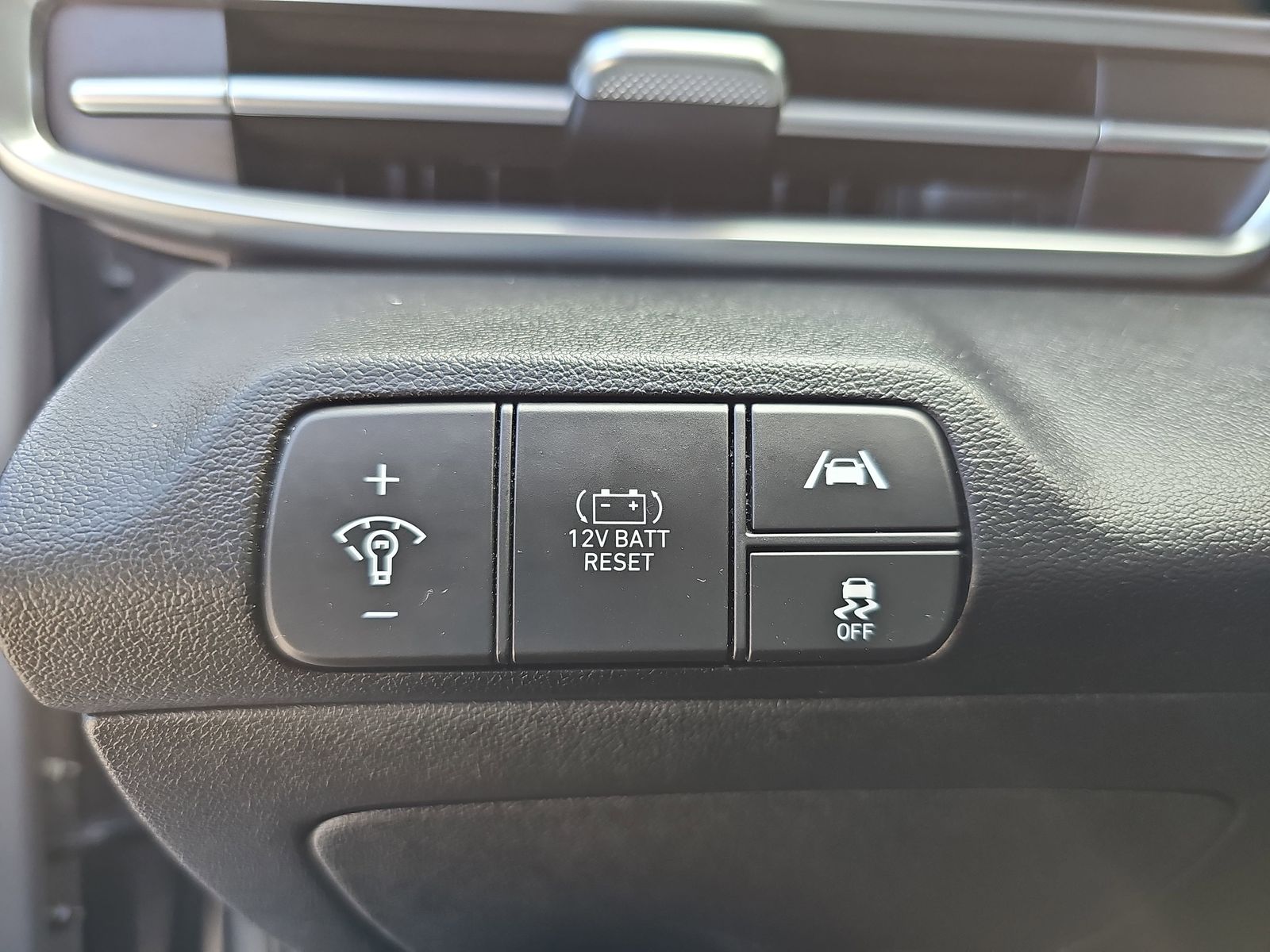 2022 Hyundai Elantra Limited - Photo 30