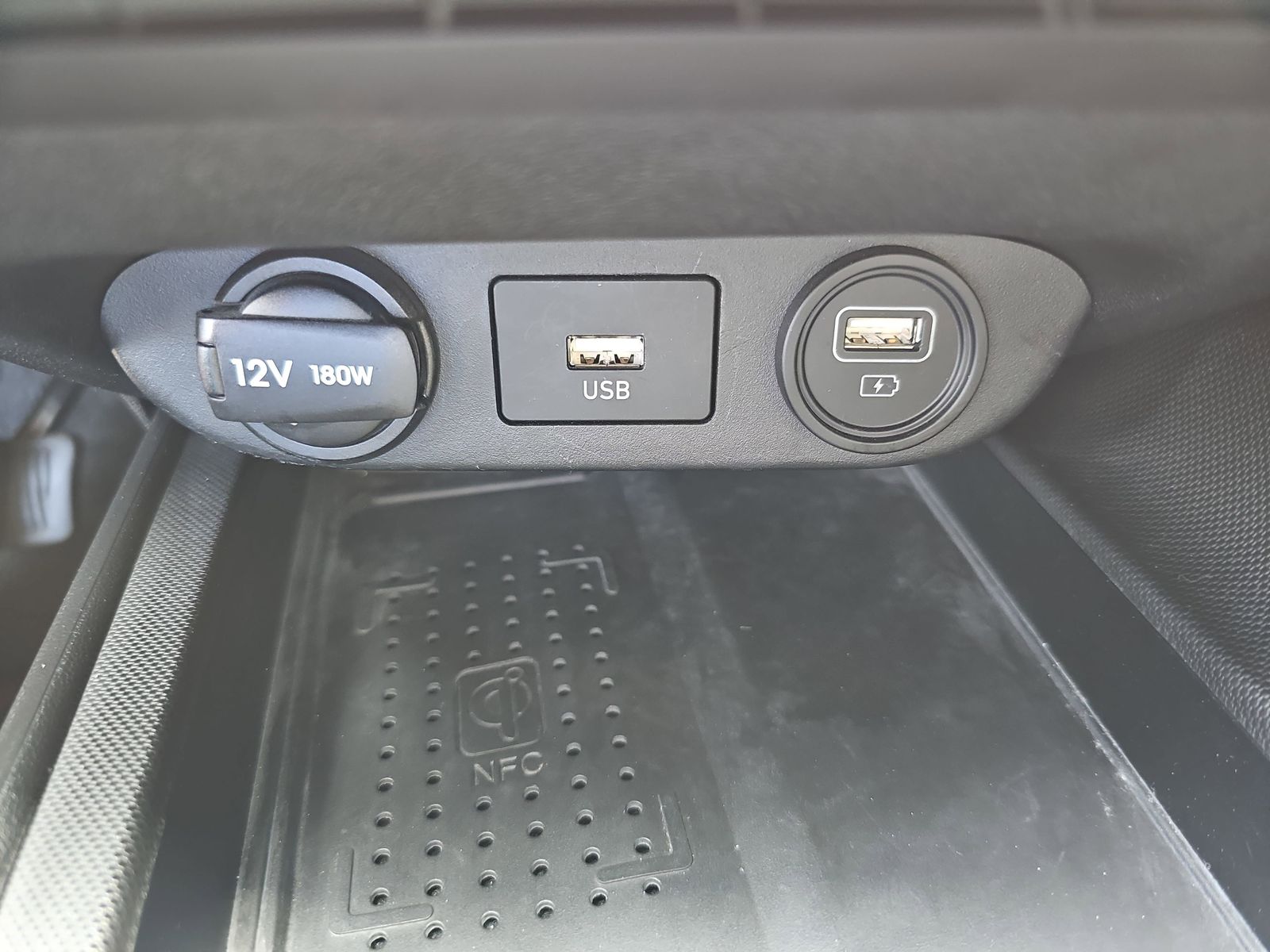 2022 Hyundai Elantra Limited - Photo 28