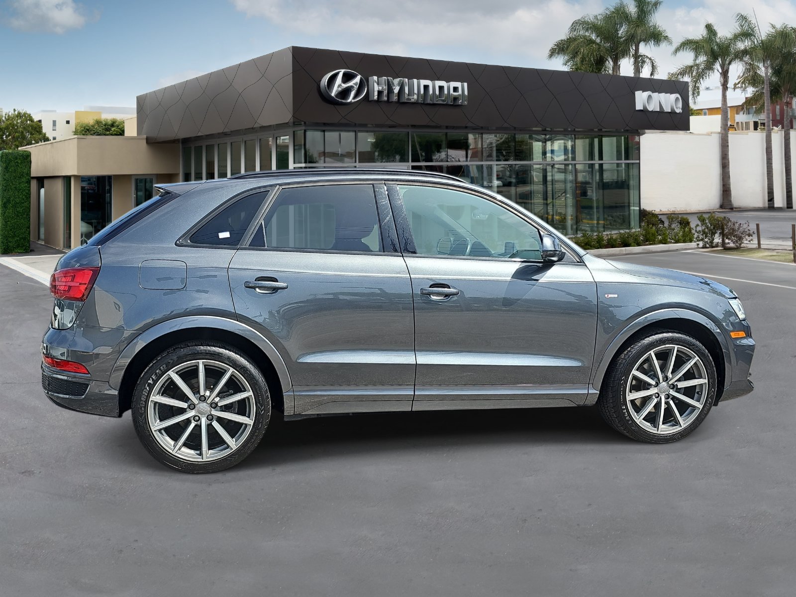 Used 2018 Audi Q3 Premium Plus with VIN WA1JCCFS5JR000427 for sale in Santa Monica, CA