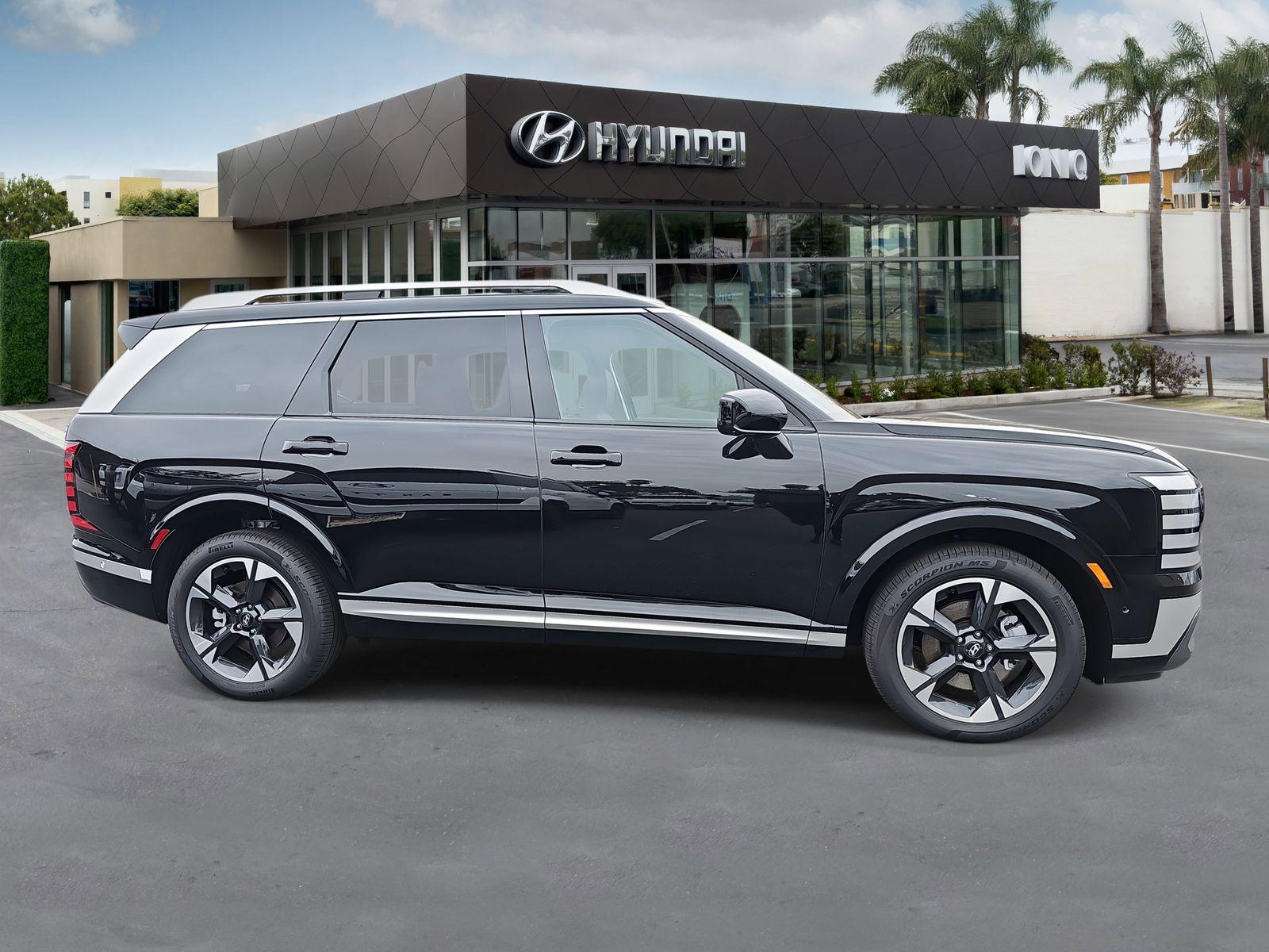 2026 Hyundai Palisade Limited - Photo 2