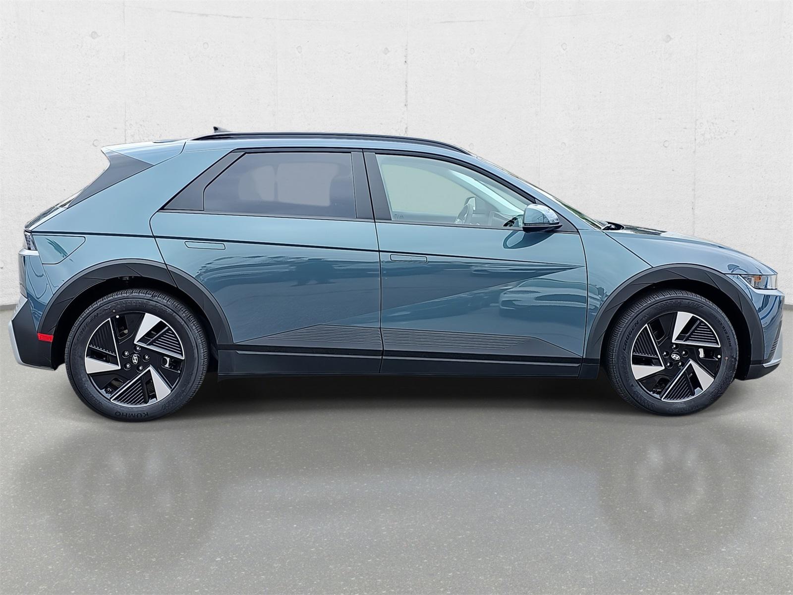 2025 Hyundai Ioniq 5 SEL photo 2