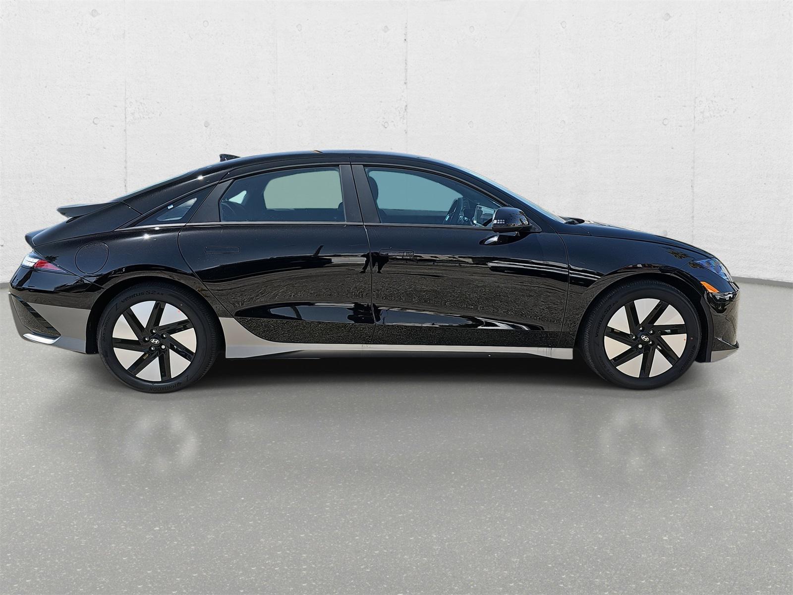 2025 Hyundai Ioniq 6 SE photo 2