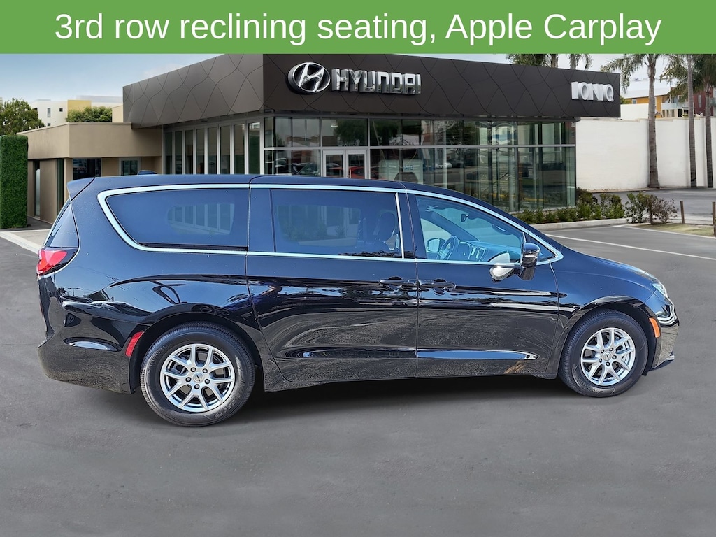 Used 2025 Chrysler Pacifica Select Minivan/Van