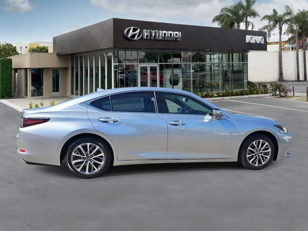 Used 2022 Lexus ES 350 Sedan