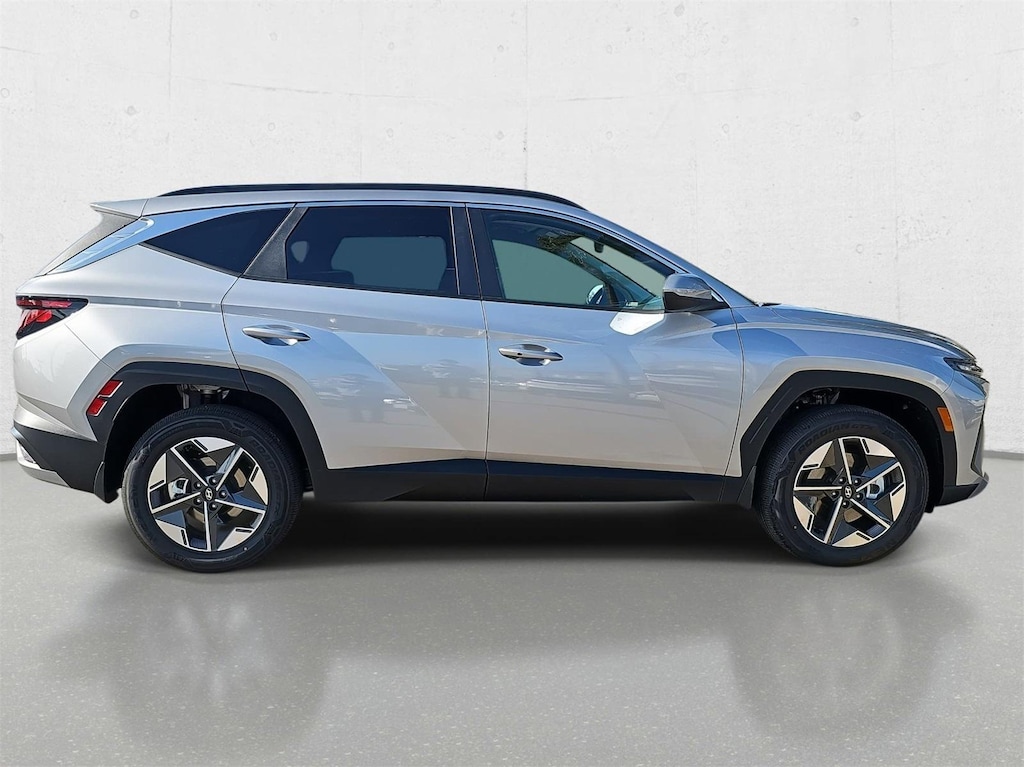 New 2026 Hyundai Tucson Hybrid SEL SUV