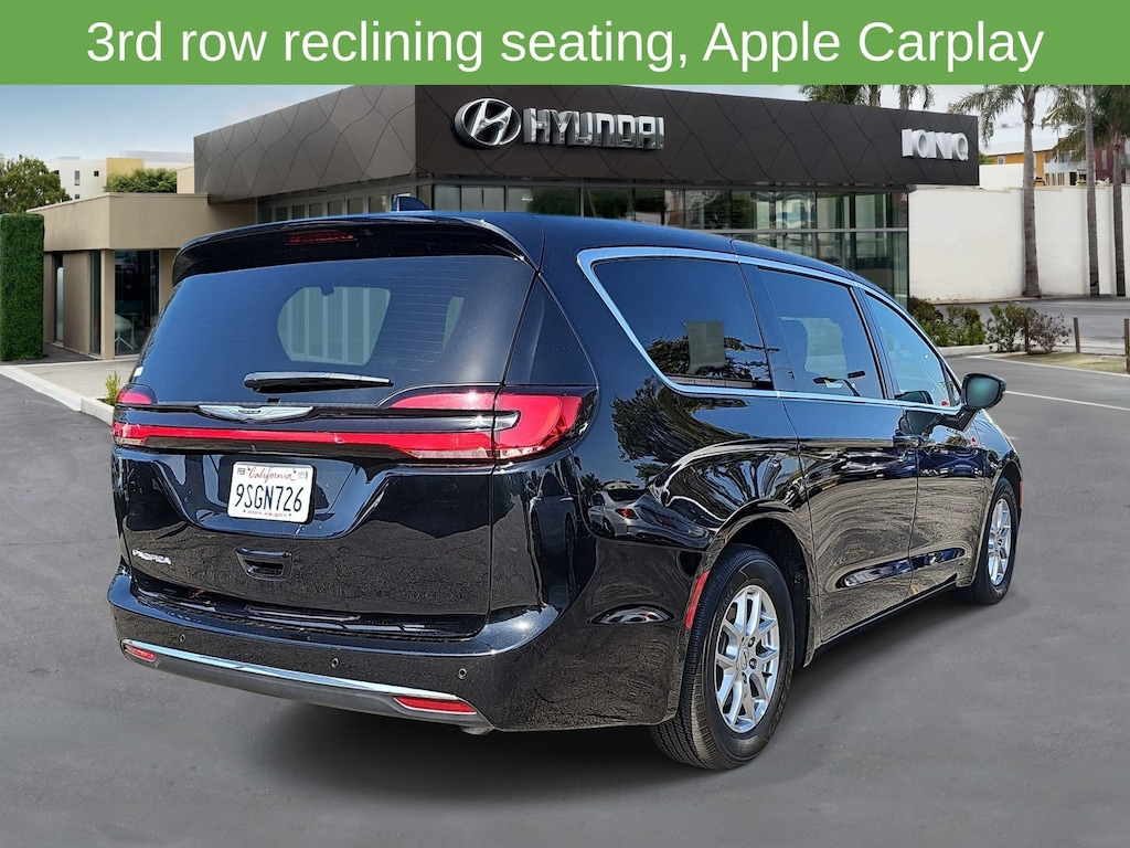 Used 2025 Chrysler Pacifica Select Minivan/Van