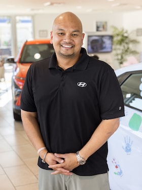 Staff member Robert Chua from 7618d05b8651