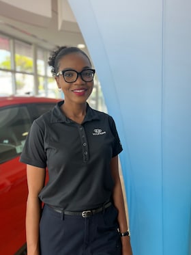 Staff member Evena Merzilus from ID_4221f63f7008