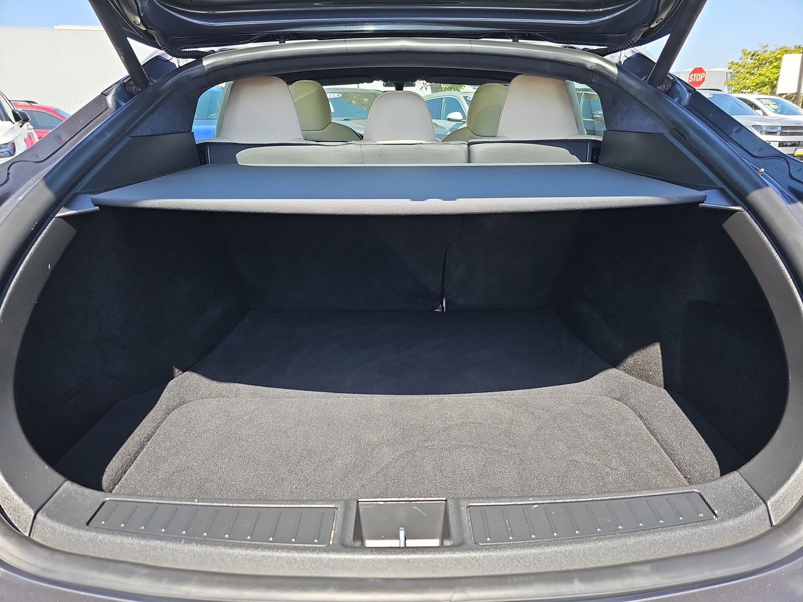 2020 Tesla Model S Long Range - Photo 12