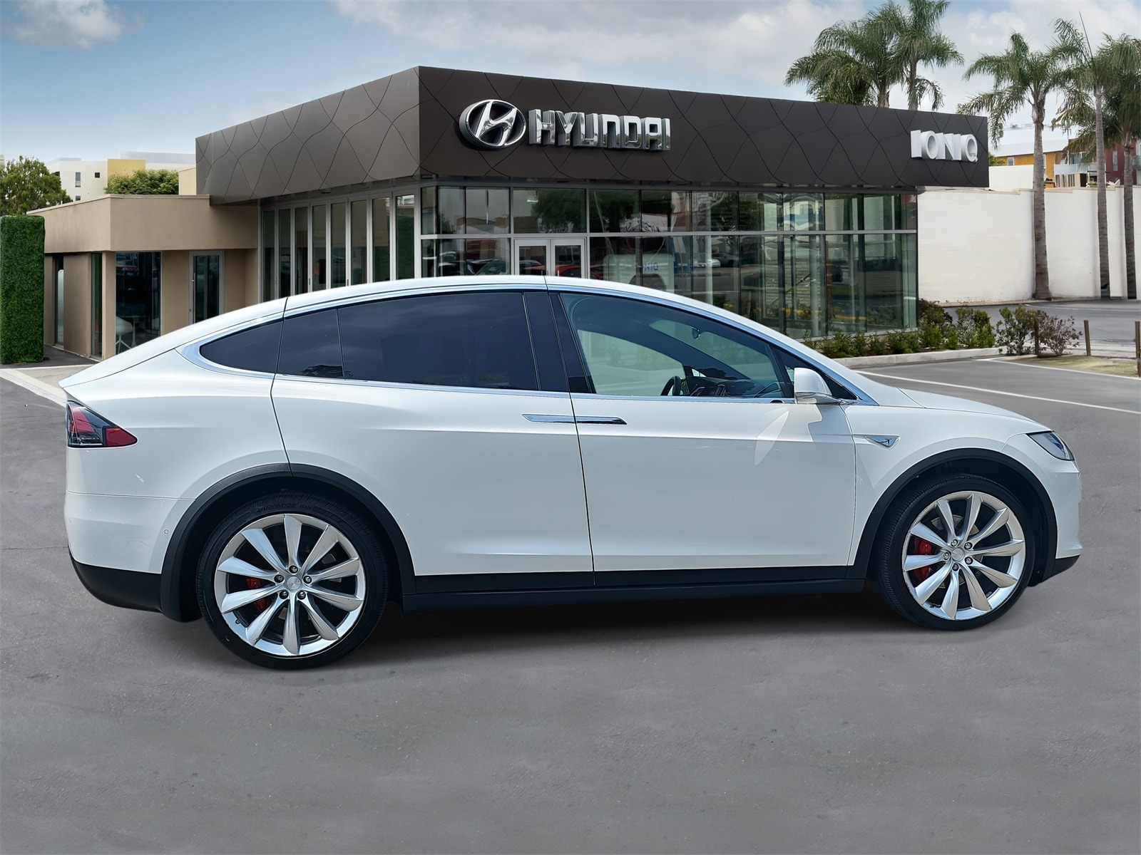 Used 2016 Tesla Model X P90D with VIN 5YJXCBE47GF007939 for sale in Santa Monica, CA