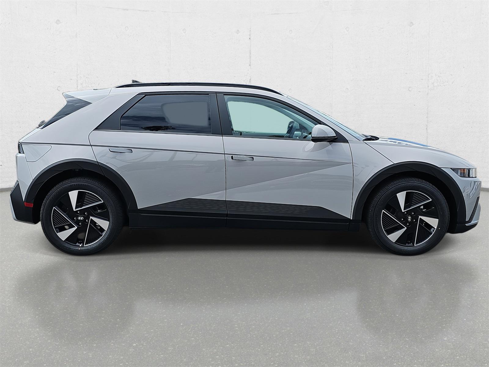 2025 Hyundai Ioniq 5 SEL photo 2