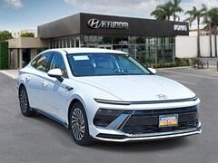 2025 Hyundai Sonata Hybrid SEL Sedan