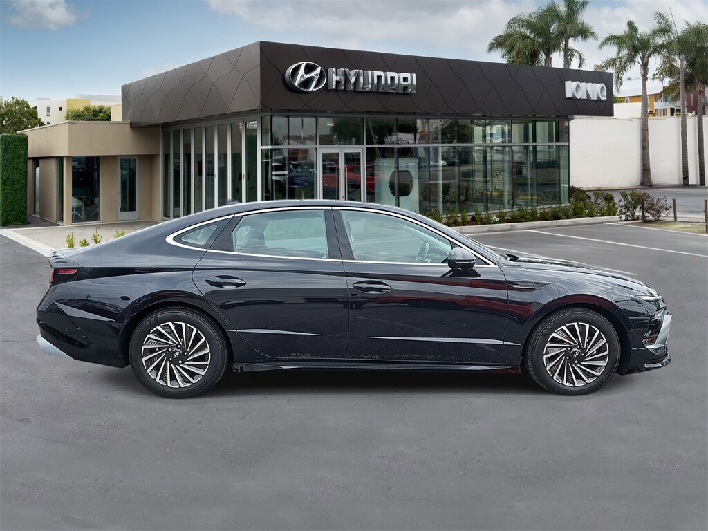 Certified 2025 Hyundai Sonata Hybrid Limited Sedan