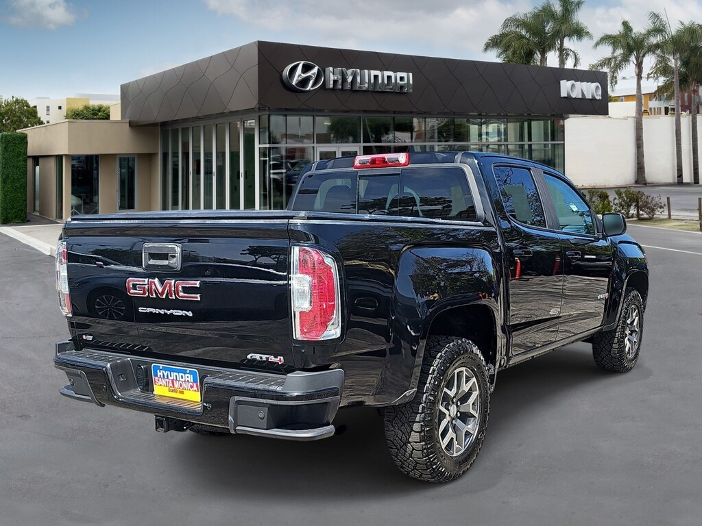 Used 2021 GMC Canyon AT4 w/Leather Truck