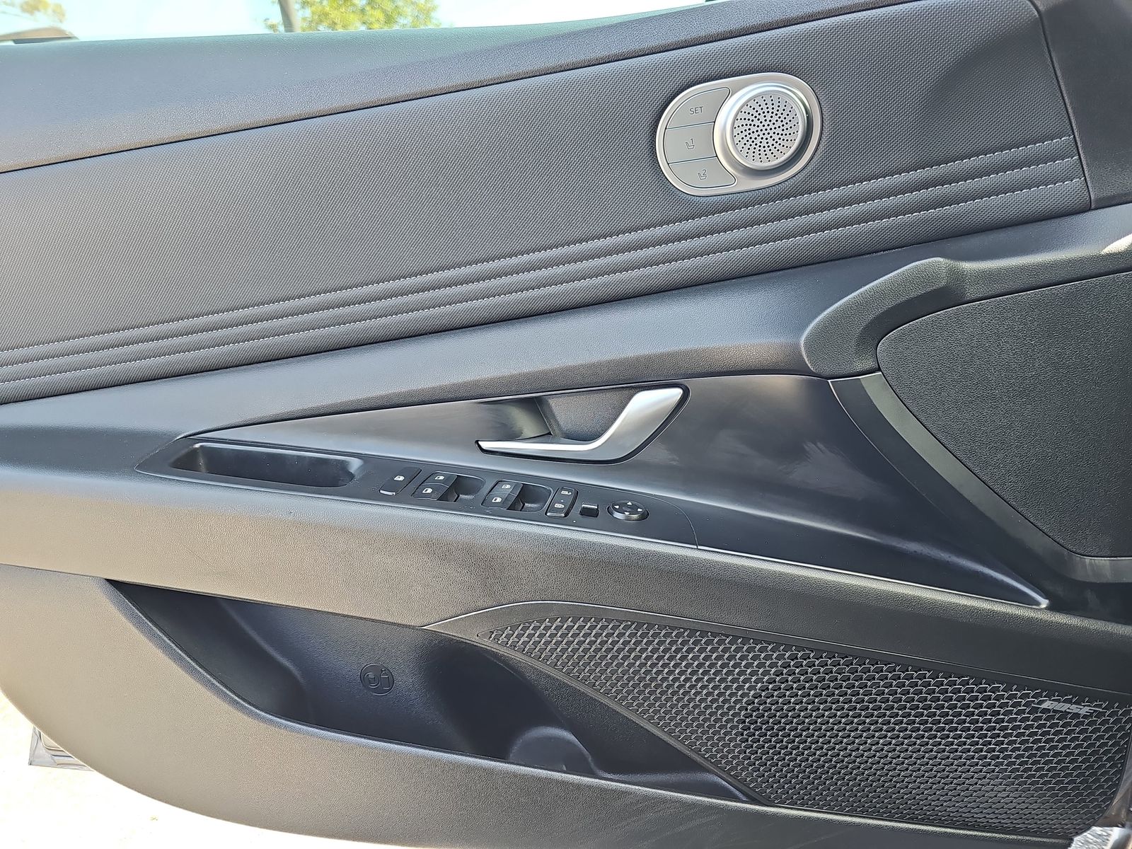 2022 Hyundai Elantra Limited - Photo 31