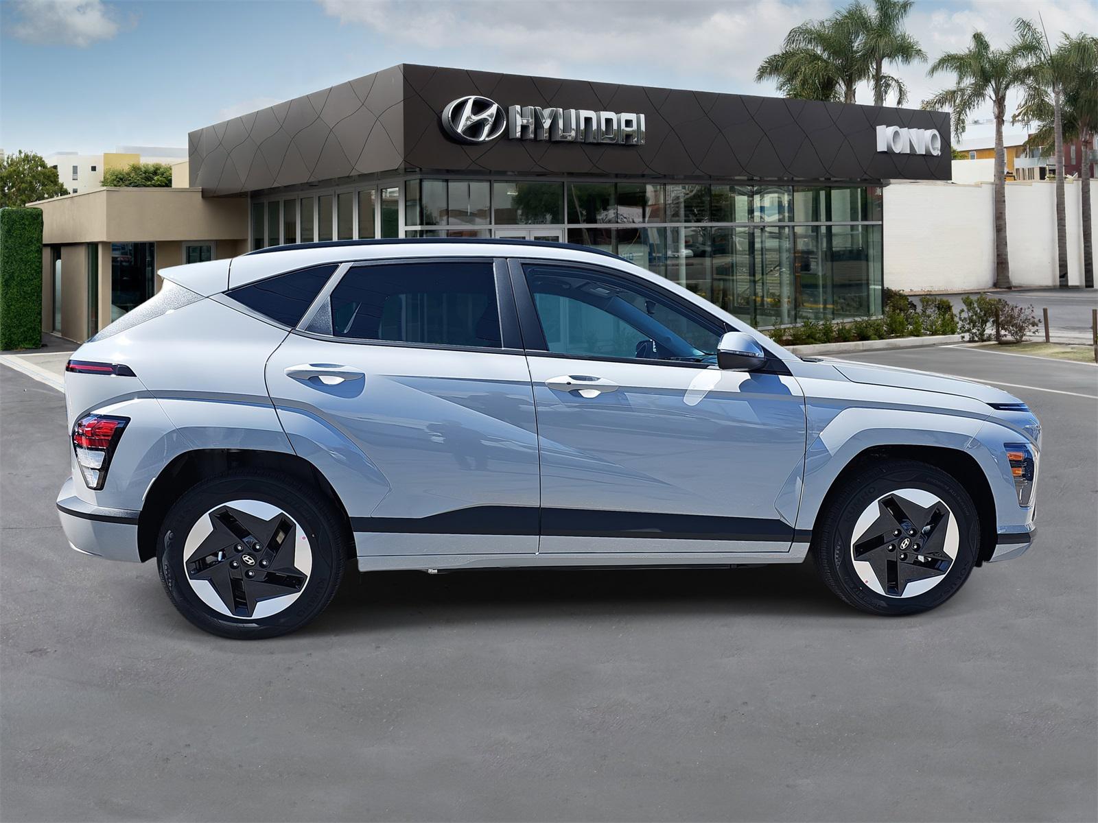 2025 Hyundai Kona Electric SEL photo 2