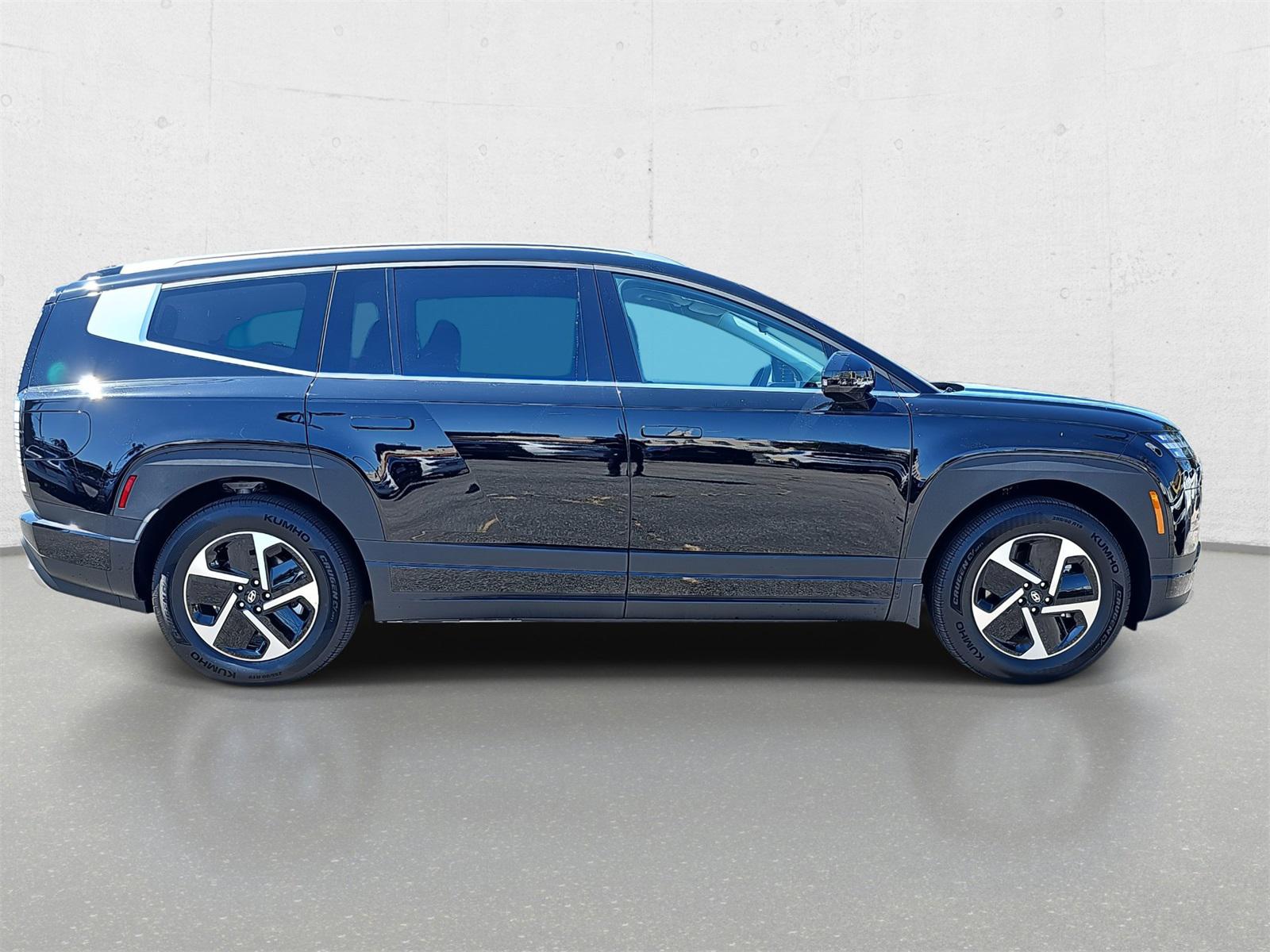 2026 Hyundai Ioniq SE photo 2