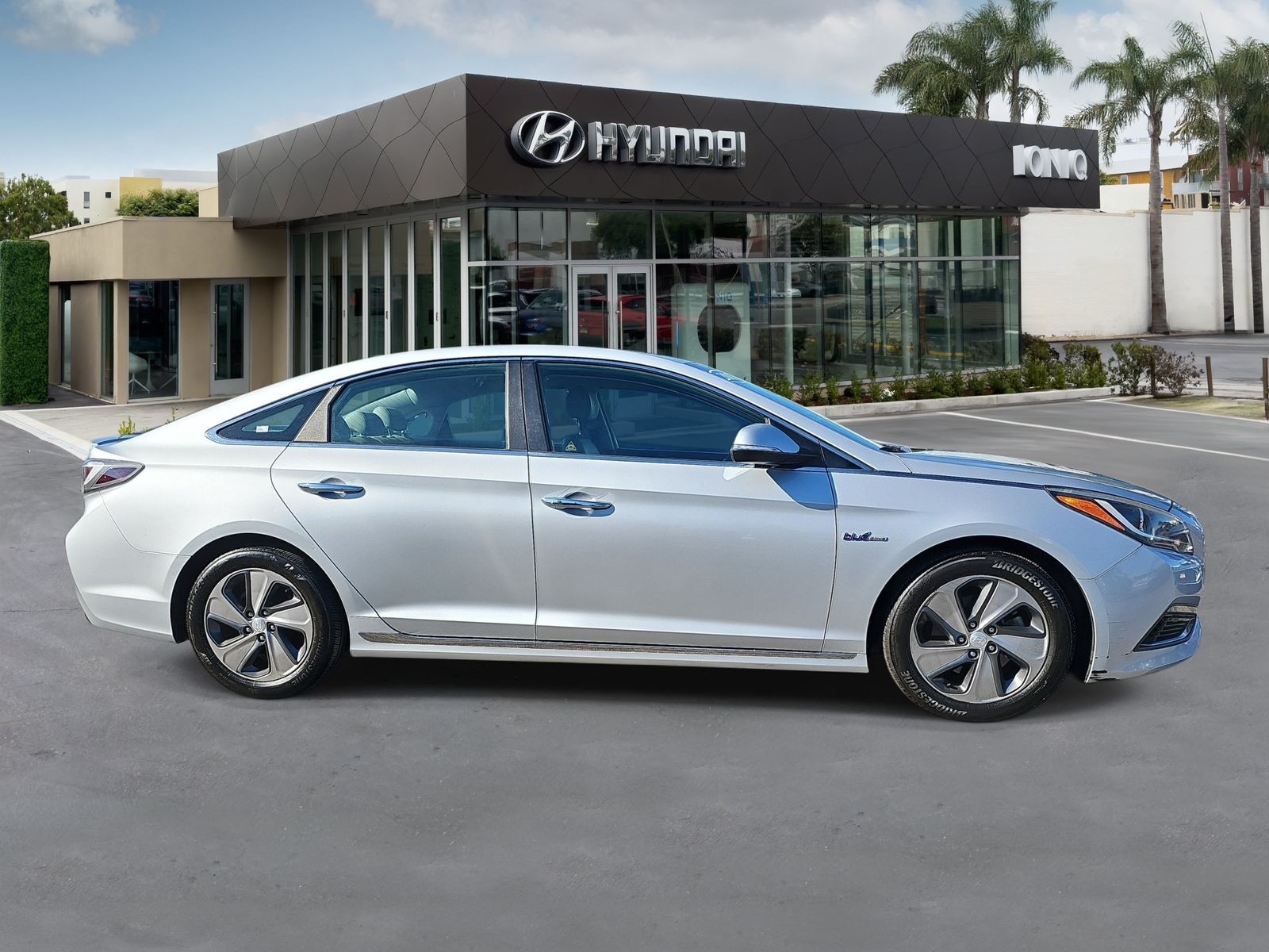 Used 2017 Hyundai Sonata Hybrid Limited with VIN KMHE34L14HA059644 for sale in Santa Monica, CA