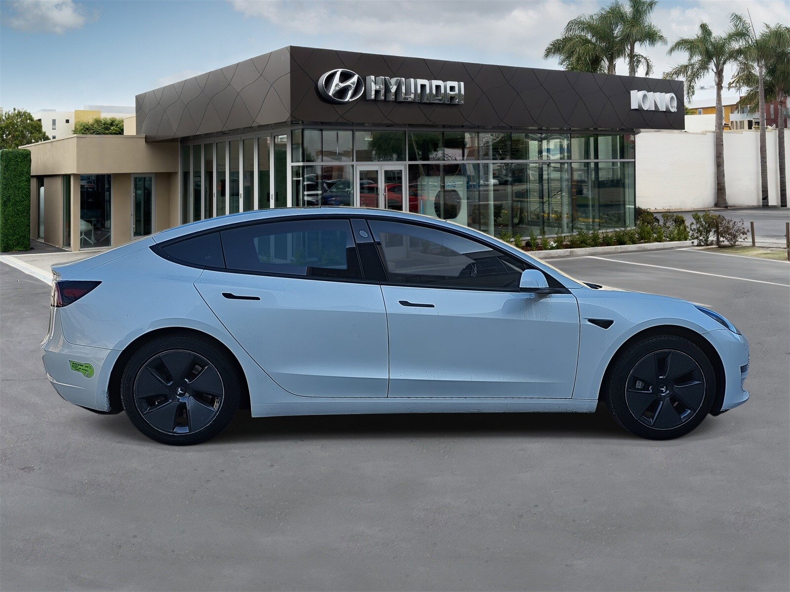 2023 Tesla Model 3 photo 2