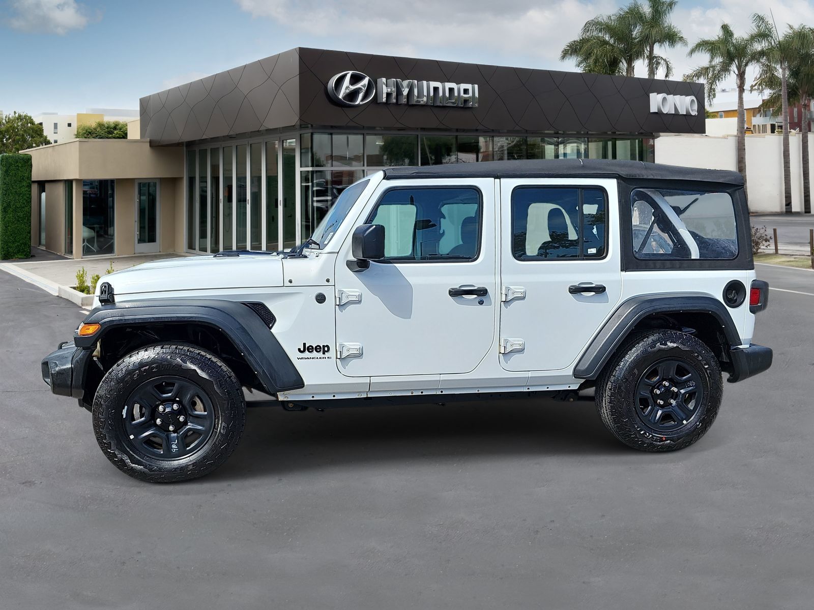 2023 Jeep Wrangler 4-Door Sport - Photo 6