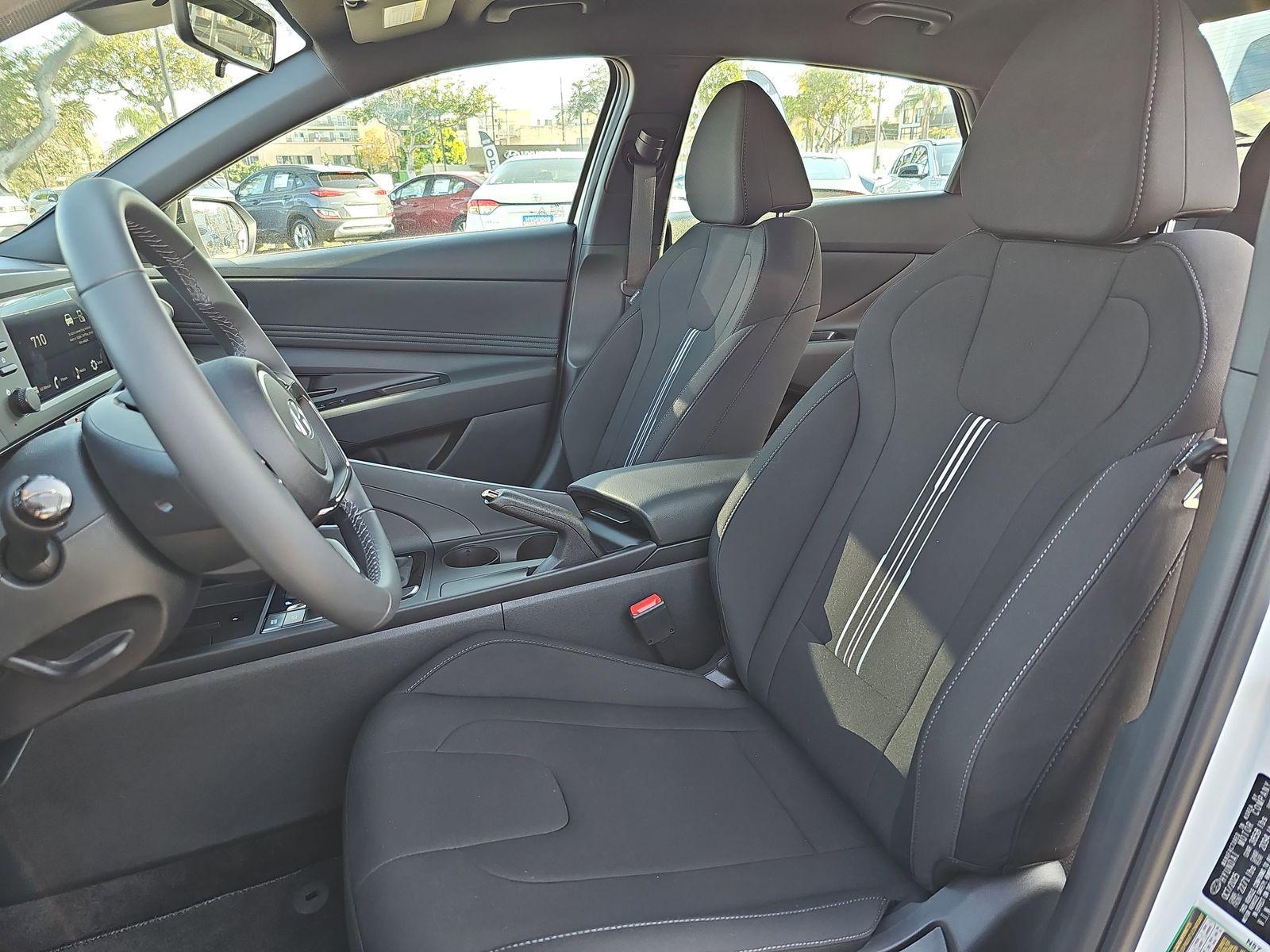 2026 Hyundai Elantra SEL Sport - Photo 14