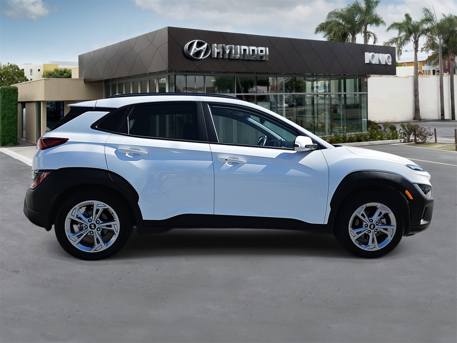 2023 Hyundai Kona SEL photo 2