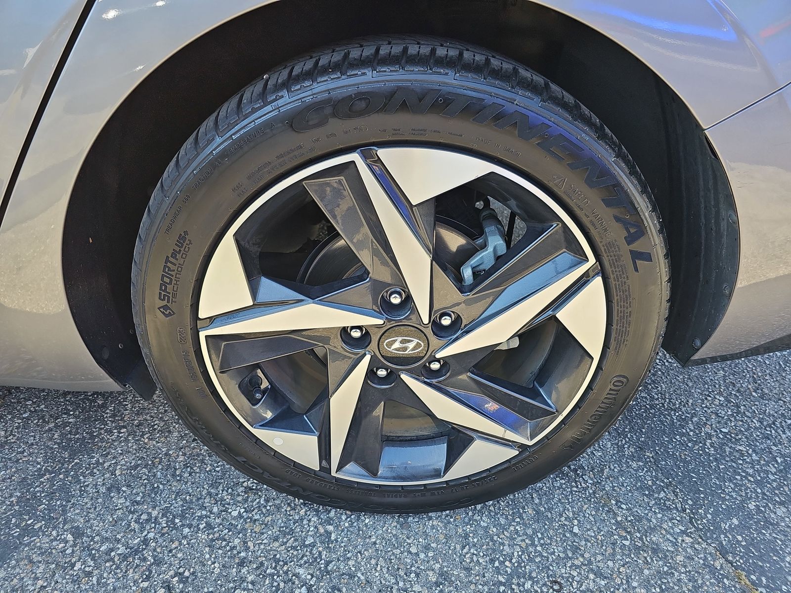 2022 Hyundai Elantra Limited - Photo 40