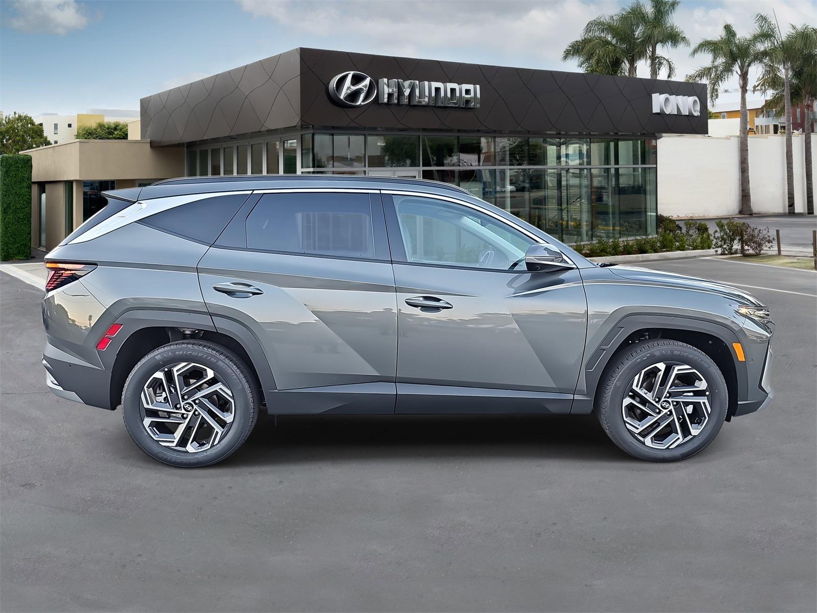 2026 Hyundai Tucson Hybrid Limited photo 2