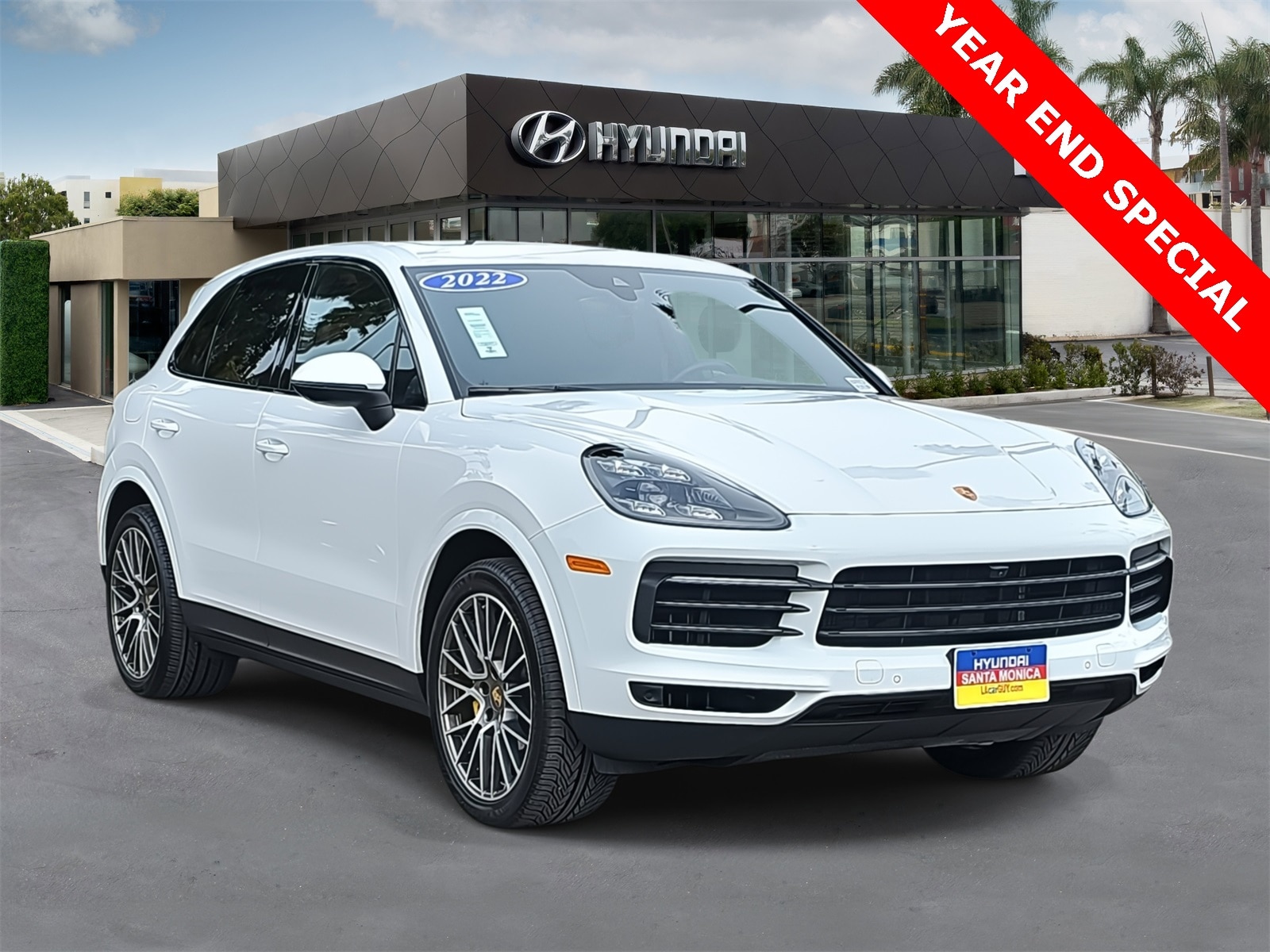 2022 Porsche Cayenne Platinum Edition's photo