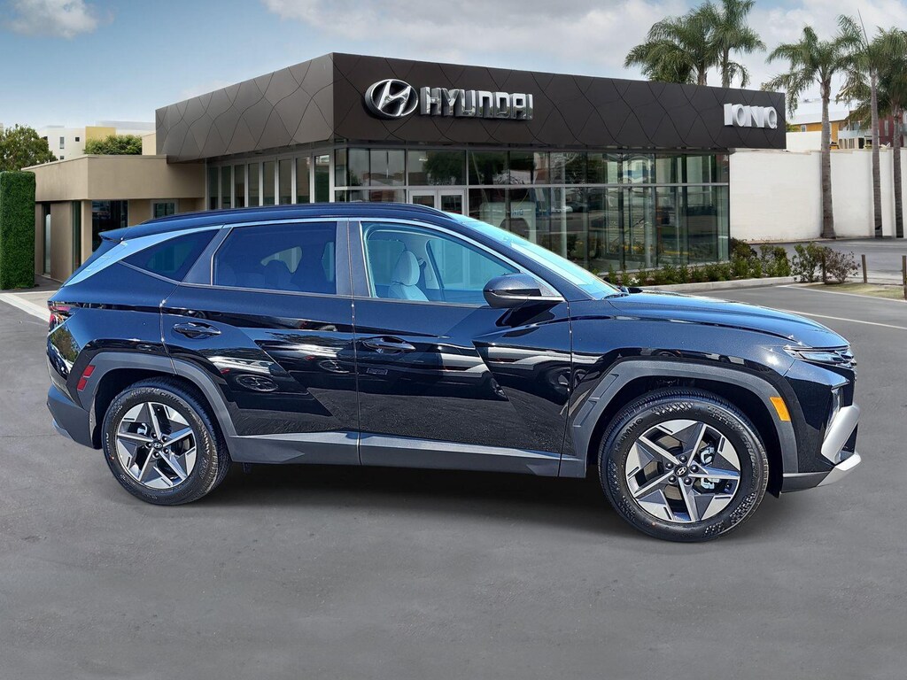 New 2026 Hyundai Tucson SEL FWD SUV