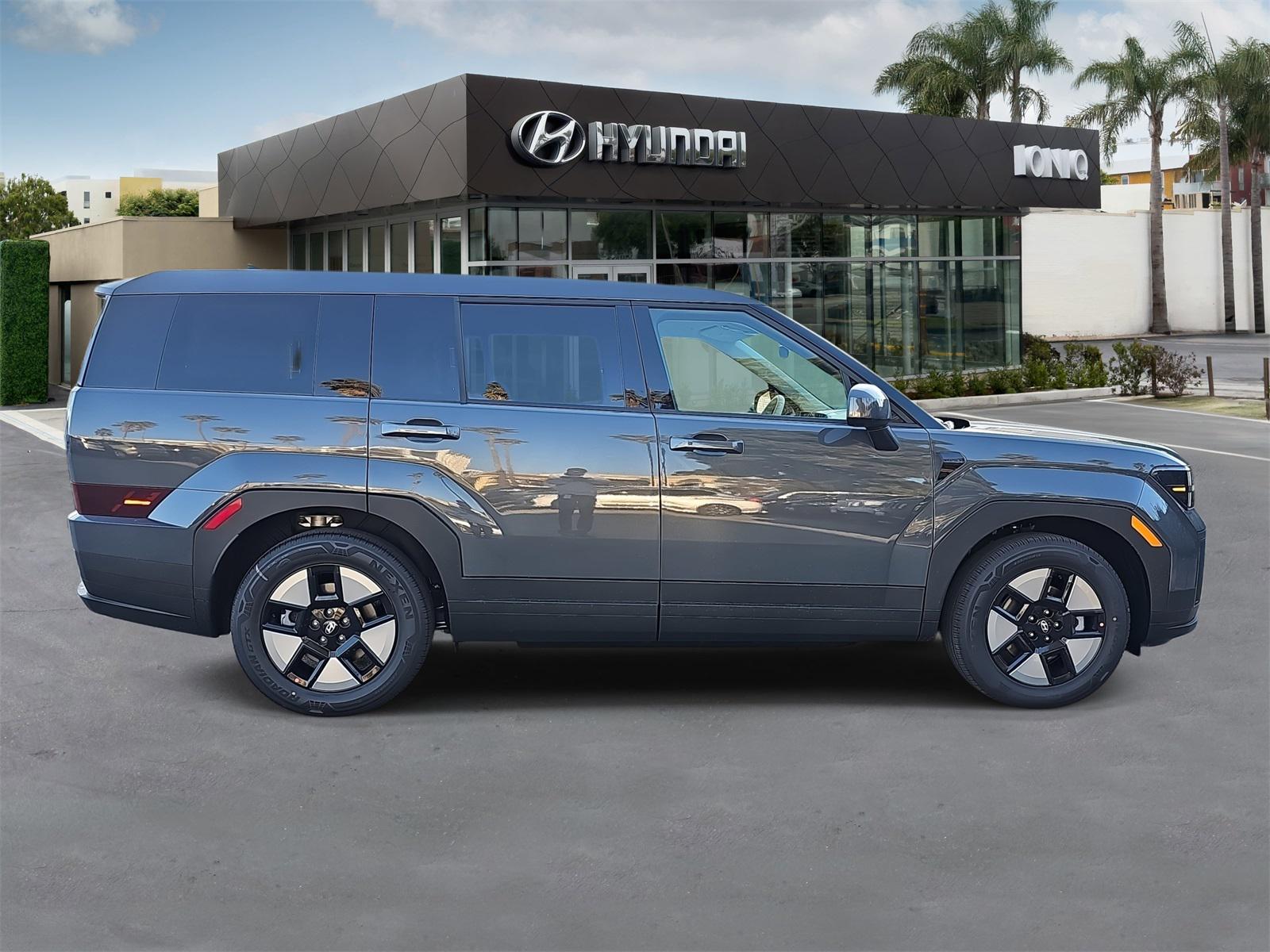 2026 Hyundai Santa Fe SE photo 2