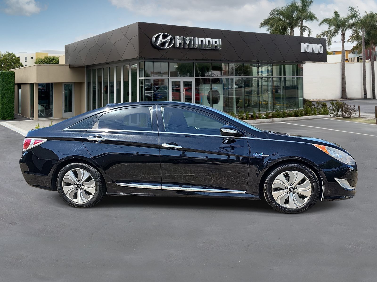 Used 2015 Hyundai Sonata Hybrid Limited with VIN KMHEC4A46FA124147 for sale in Santa Monica, CA
