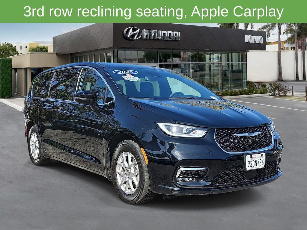 Used 2025 Chrysler Pacifica Select Minivan/Van