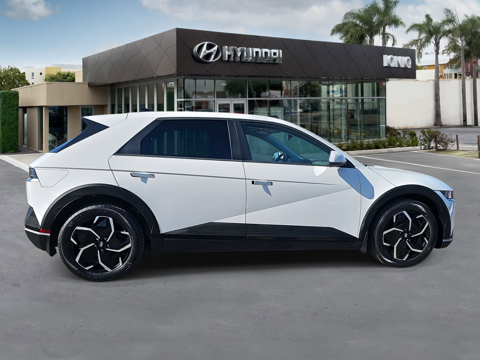 Used 2024 Hyundai IONIQ 5 SEL with VIN KM8KN4DE1RU248511 for sale in Santa Monica, CA