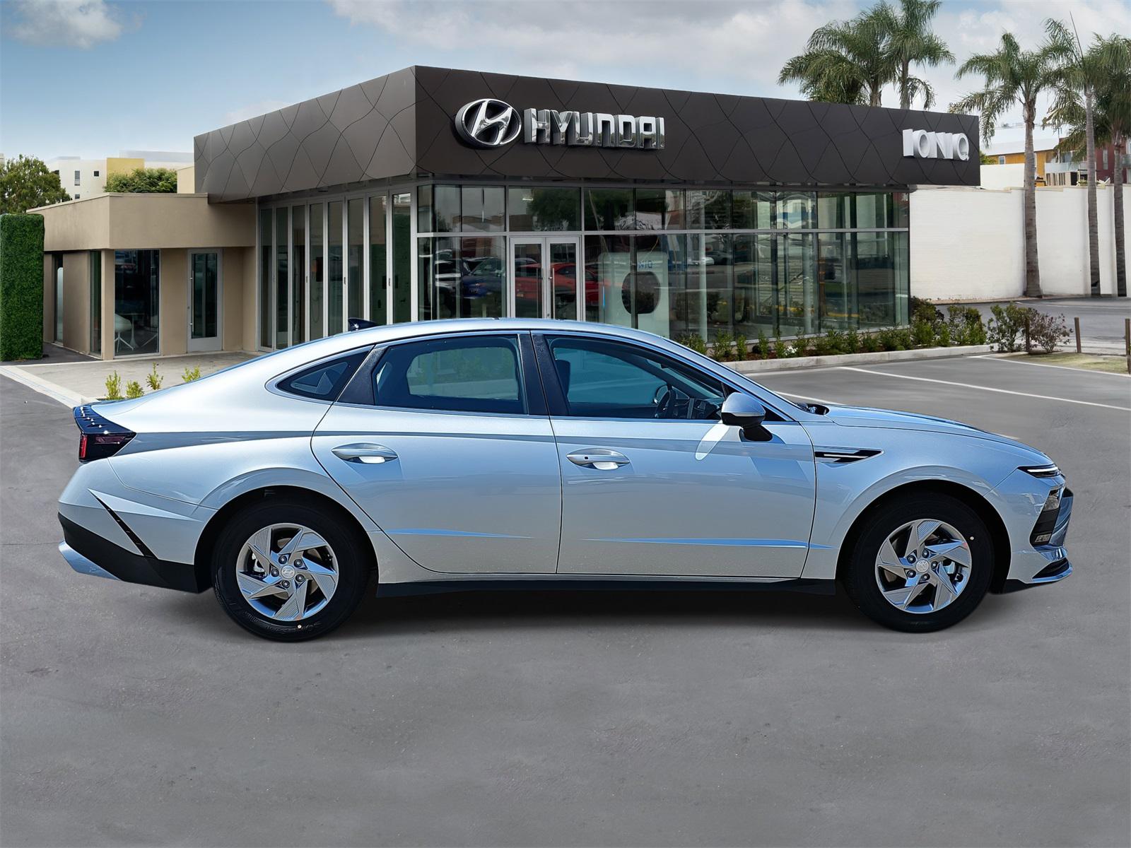 2026 Hyundai Sonata SE photo 2