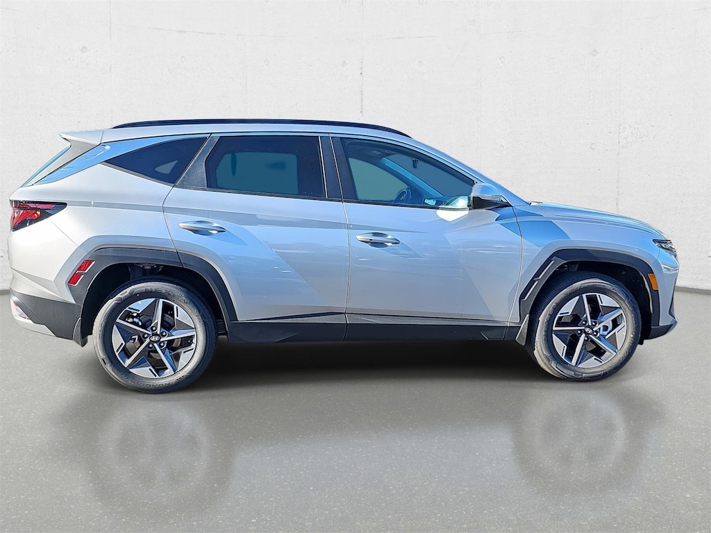 New 2026 Hyundai Tucson Hybrid SEL SUV