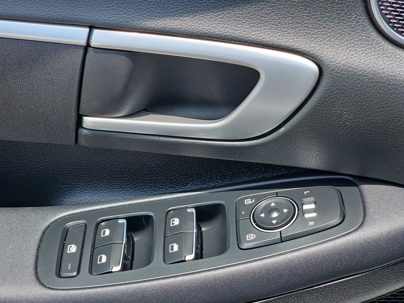 2026 Hyundai Sonata SE - Photo 30