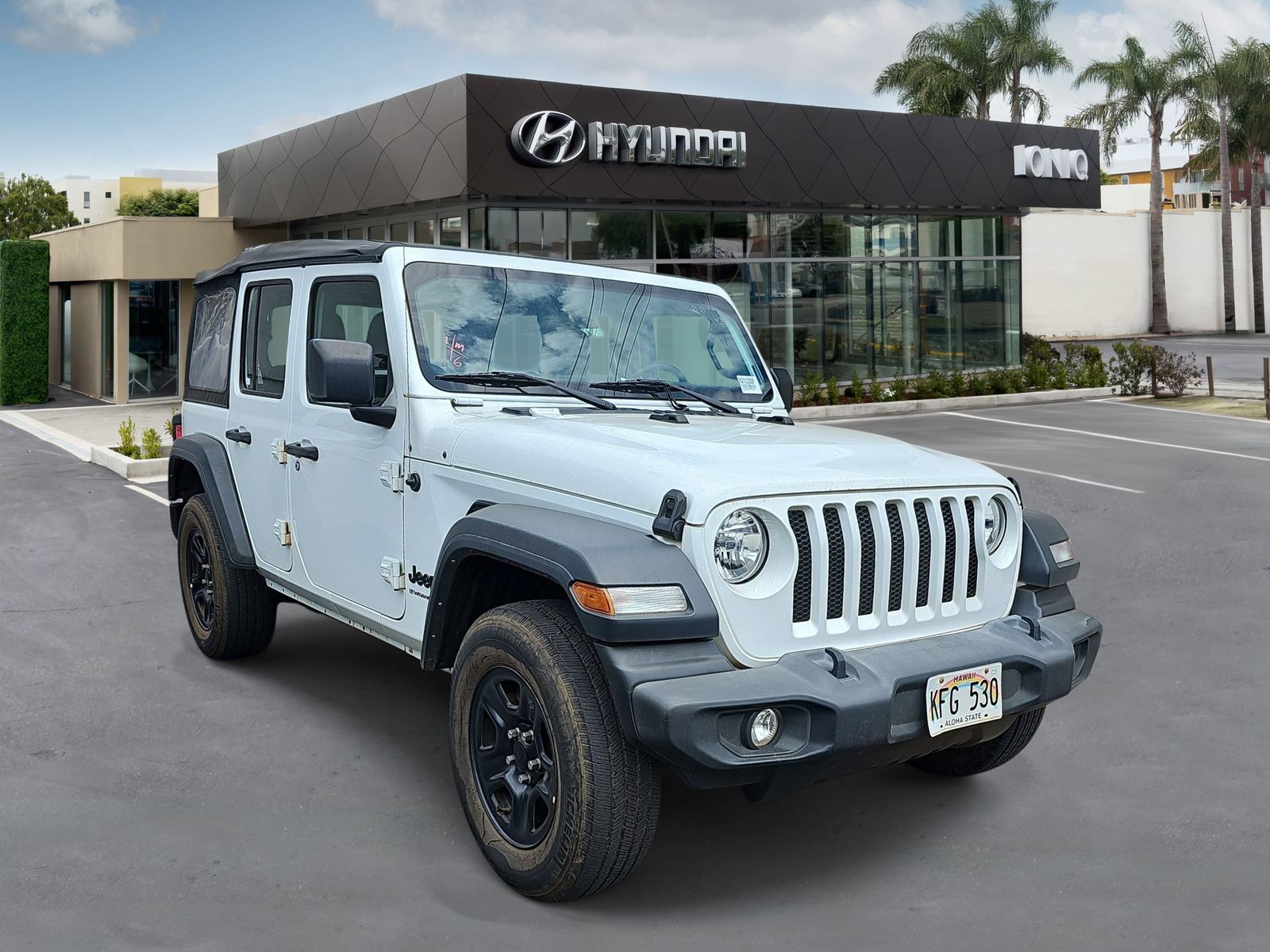 2023 Jeep Wrangler Sport's photo