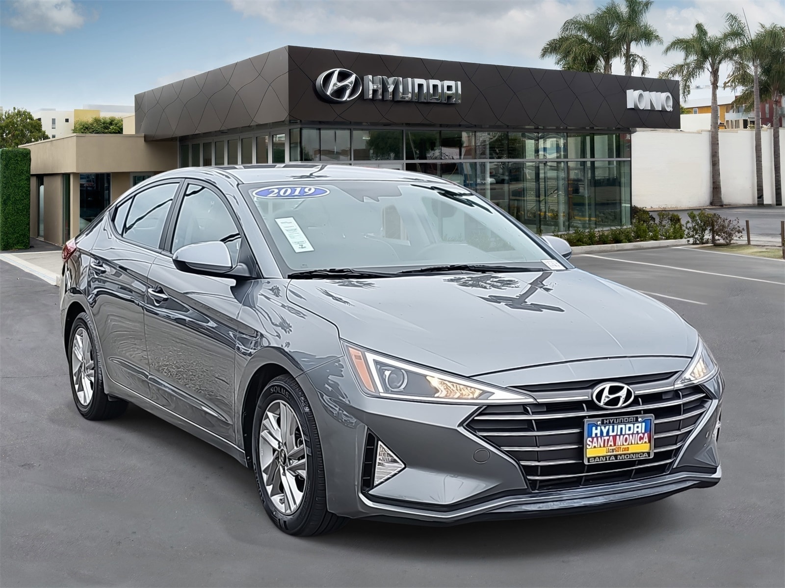 2019 Hyundai Elantra SEL's photo