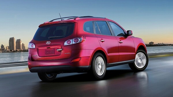  2012-Hyundai-Santa-Fe.jpg