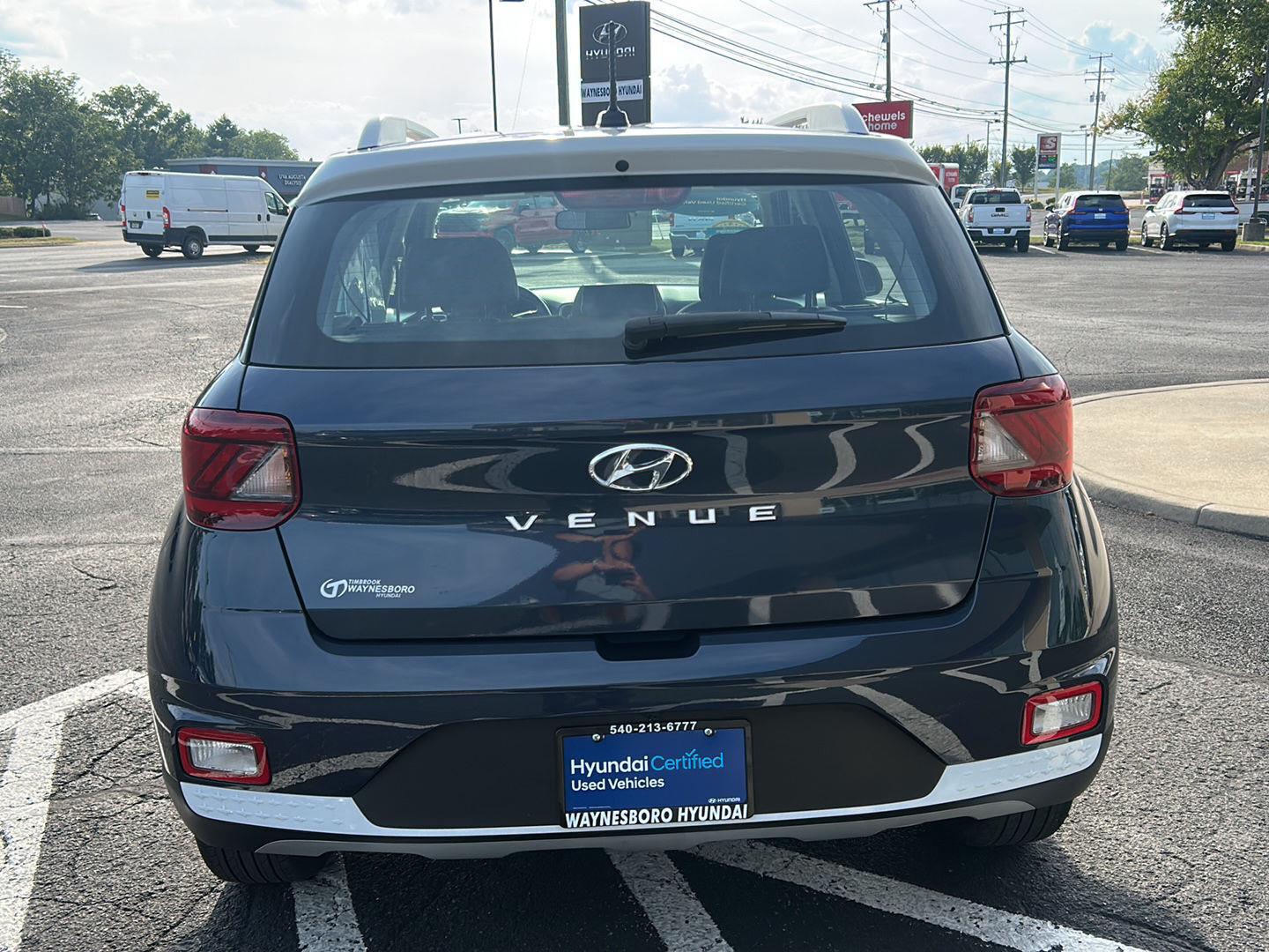 2024 Hyundai Venue Limited - Photo 6