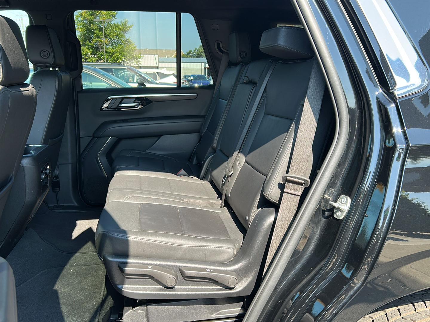 2025 Chevrolet Tahoe LT - Photo 12