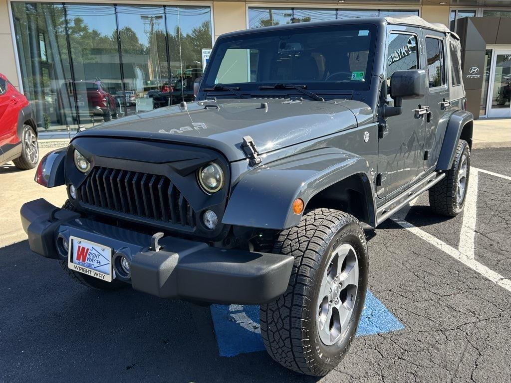 2016 Jeep Wrangler Unlimited Sahara photo 2